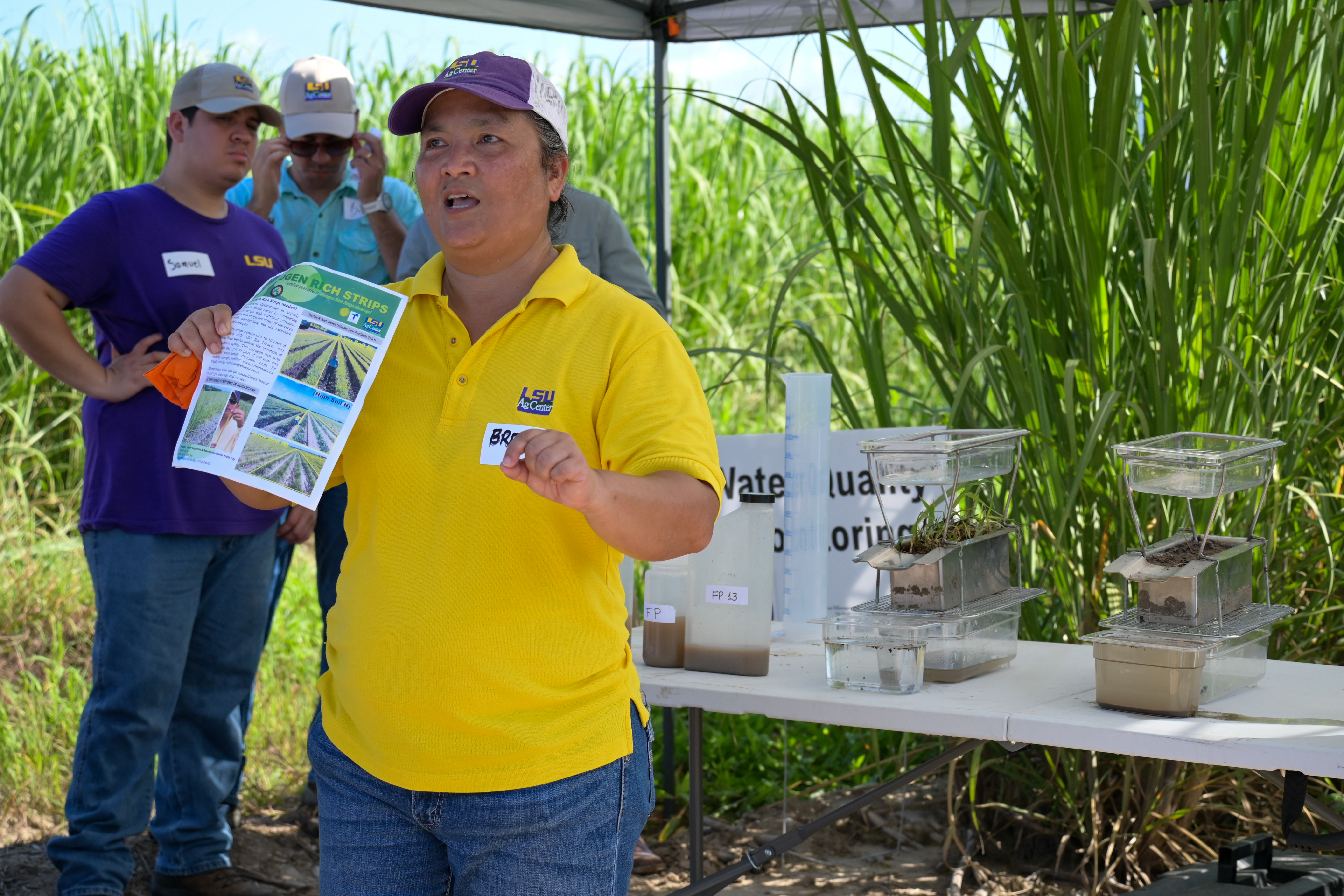 Field day at model sugarcane farm features best management practices